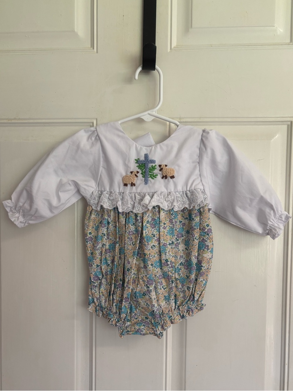 6M Oaky Rose "Worthy Is the Lamb" heirloom-style smocked girl bubble. In EUC!
